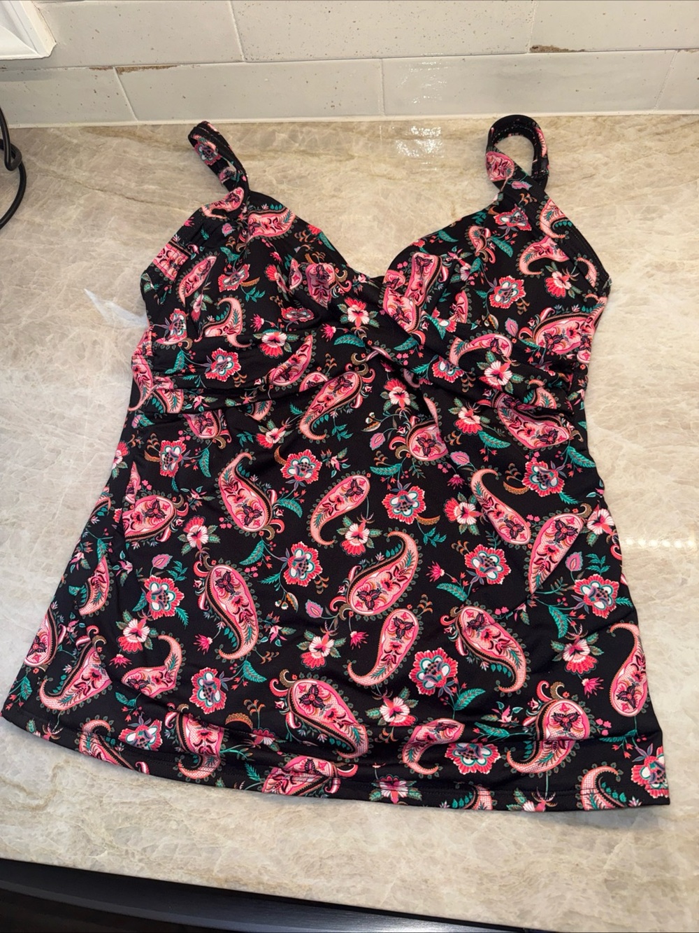 Lands End Tankini Swimsuit Top Size Large built in bra  NWOT